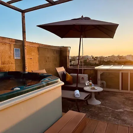 Mohba Townhouse, Private Roof Jacuzzi, Garden, Bbq By Haven & Keys Malta Feriehus