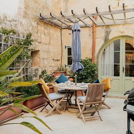 Mohba Townhouse, Private Roof Jacuzzi, Garden, Bbq By Haven & Keys Malta Feriehus