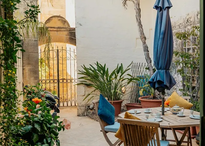 Сasa de vacaciones Mohba Townhouse, Private Roof Jacuzzi, Garden, Bbq By Haven & Keys Malta