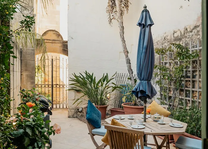 Mohba Townhouse, Private Roof Jacuzzi, Garden, Bbq By Haven & Keys Malta