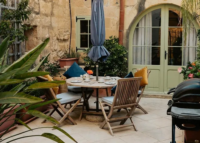Сasa de vacaciones Mohba Townhouse, Private Roof Jacuzzi, Garden, Bbq By Haven & Keys Malta Xagħra