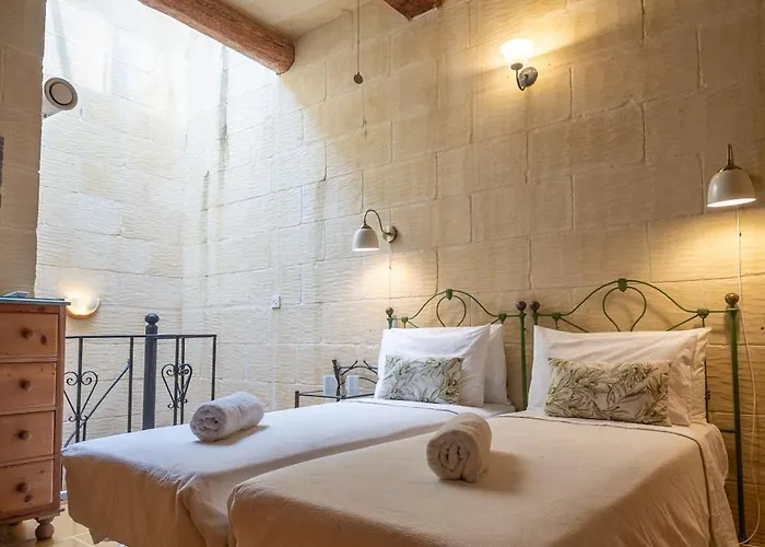 Mohba Townhouse, Private Roof Jacuzzi, Garden, Bbq By Haven & Keys Malta