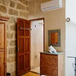 Mohba Townhouse, Private Roof Jacuzzi, Garden, Bbq By Haven & Keys Malta * Xagħra