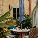 Mohba Townhouse, Private Roof Jacuzzi, Garden, Bbq By Haven & Keys Malta Xagħra