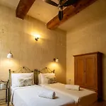 Mohba Townhouse, Private Roof Jacuzzi, Garden, Bbq By Haven & Keys Malta *