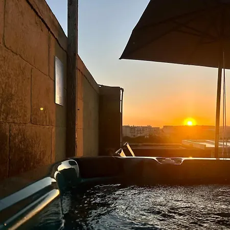Mohba Townhouse Private Roof Jacuzzi Bbq Xagħra
