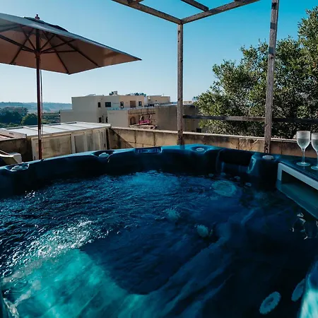 Mohba Townhouse, Private Roof Jacuzzi, Garden, Bbq By Haven & Keys Malta *