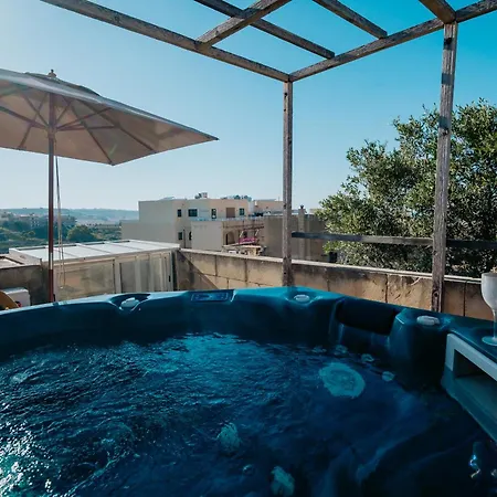 Mohba Townhouse Private Roof Jacuzzi Bbq * Xagħra