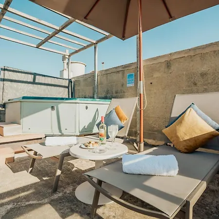 Mohba Townhouse, Private Roof Jacuzzi, Garden, Bbq By Haven & Keys Malta Xagħra