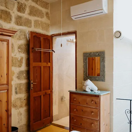 Mohba Townhouse - Private Roof Splash Pool - Not Heated - * Xagħra