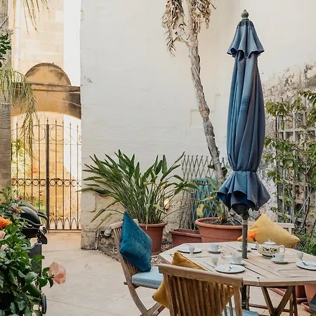 Mohba Townhouse, Private Roof Jacuzzi, Garden, Bbq By Haven & Keys Malta