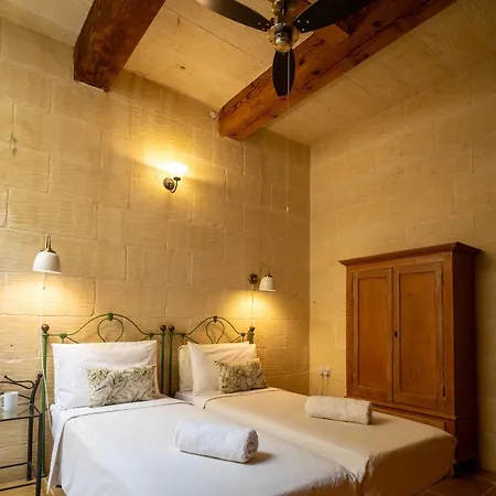 Mohba Townhouse, Private Roof Jacuzzi, Garden, Bbq By Haven & Keys Malta *