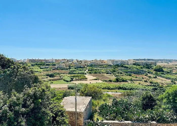 Ferienhaus Mohba Townhouse, Private Roof Jacuzzi, Garden, Bbq By Haven & Keys Malta *