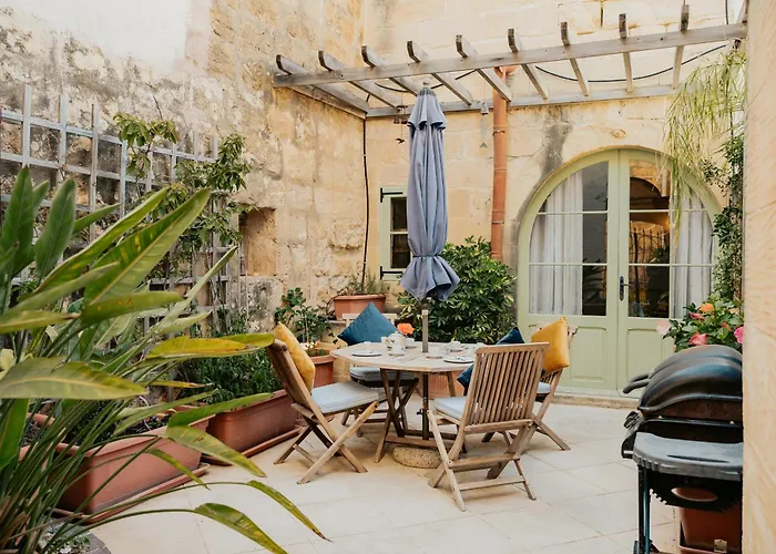 Mohba Townhouse, Private Roof Jacuzzi, Garden, Bbq By Haven & Keys Malta Ferienhaus