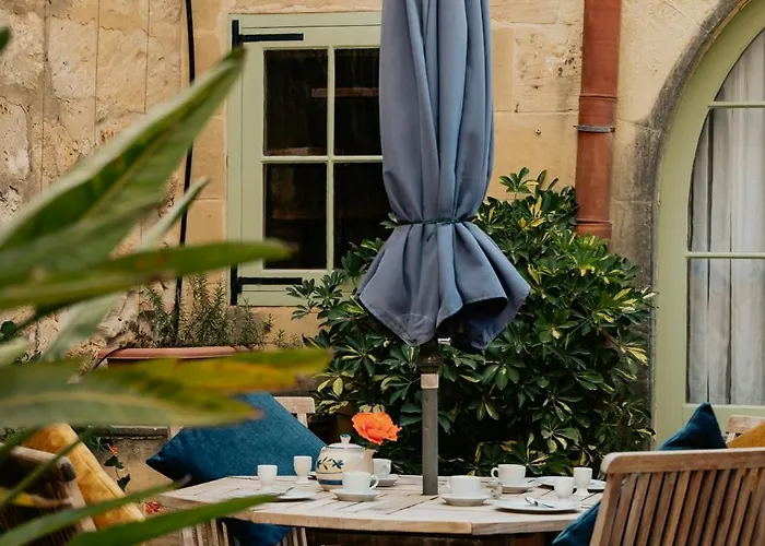 Mohba Townhouse, Private Roof Jacuzzi, Garden, Bbq By Haven & Keys Malta Xagħra