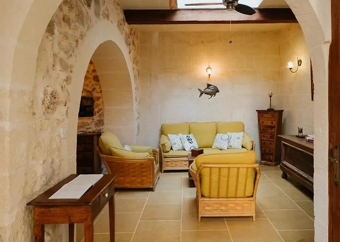 Mohba Townhouse, Private Roof Jacuzzi, Garden, Bbq By Haven & Keys Malta Ferienhaus *