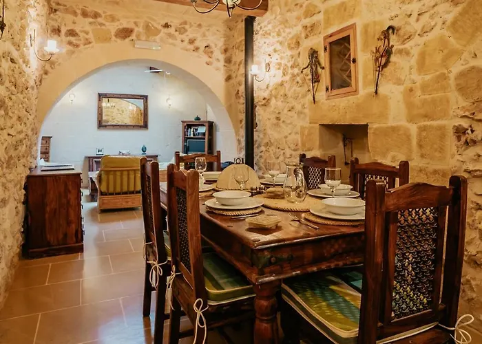 Mohba Townhouse, Private Roof Jacuzzi, Garden, Bbq By Haven & Keys Malta * Xagħra