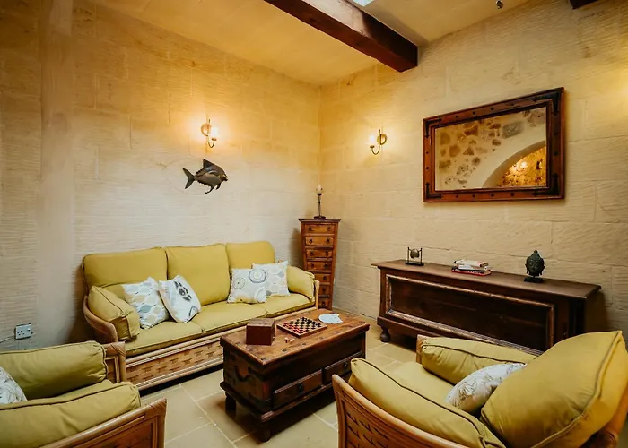 Ferienhaus Mohba Townhouse, Private Roof Jacuzzi, Garden, Bbq By Haven & Keys Malta *