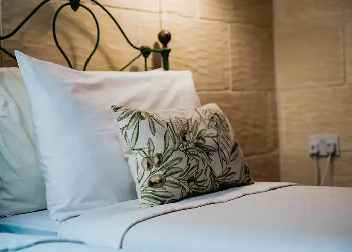 Mohba Townhouse, Private Roof Jacuzzi, Garden, Bbq By Haven & Keys Malta Ferienhaus Xagħra