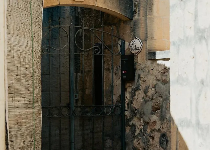 Ferienhaus Mohba Townhouse, Private Roof Jacuzzi, Garden, Bbq By Haven & Keys Malta Xagħra