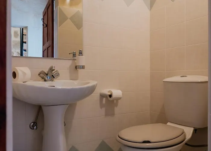 Mohba Townhouse, Private Roof Jacuzzi, Garden, Bbq By Haven & Keys Malta *