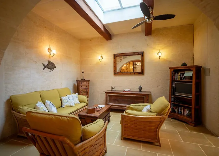 Mohba Townhouse, Private Roof Jacuzzi, Garden, Bbq By Haven & Keys Malta Ferienhaus *